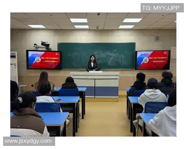 塔联足球队奋勇争先展现团队精神与拼搏精神的辉煌历程